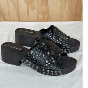 Free People Sonnet Clog Size 40/9.5 Black with Silver Accents Sandals